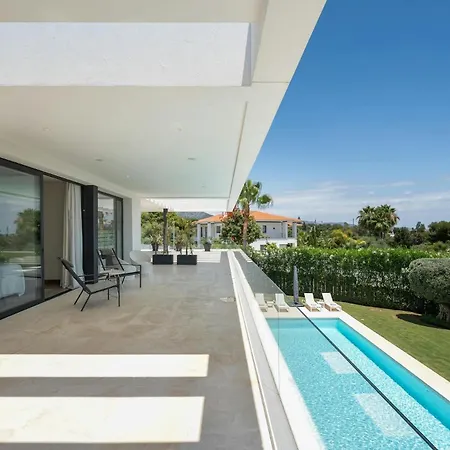 Readhostprofile Before Request! # Luxury 6-bedroom With Pool