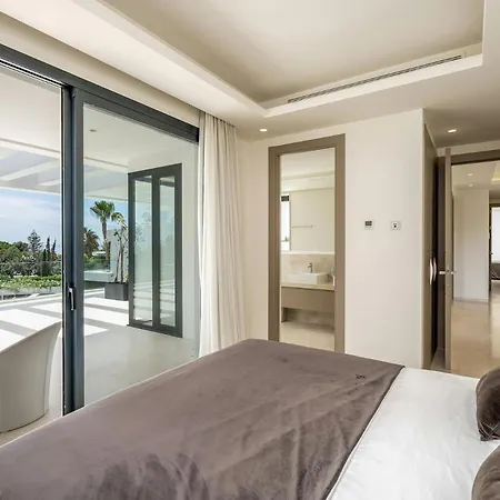 Readhostprofile Before Request! # Luxury 6-bedroom With Pool