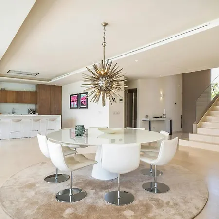 Readhostprofile Before Request! # Luxury 6-bedroom With Pool Appartement *